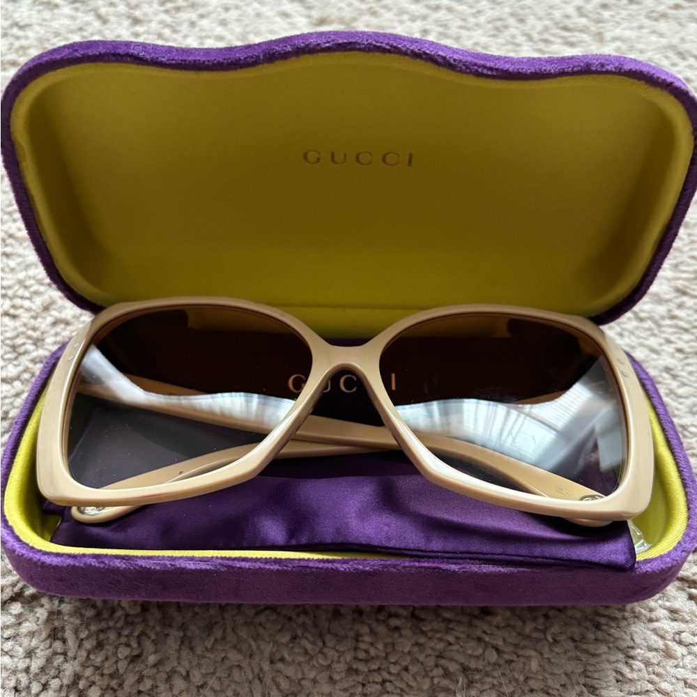 Oversized Gucci Glasses